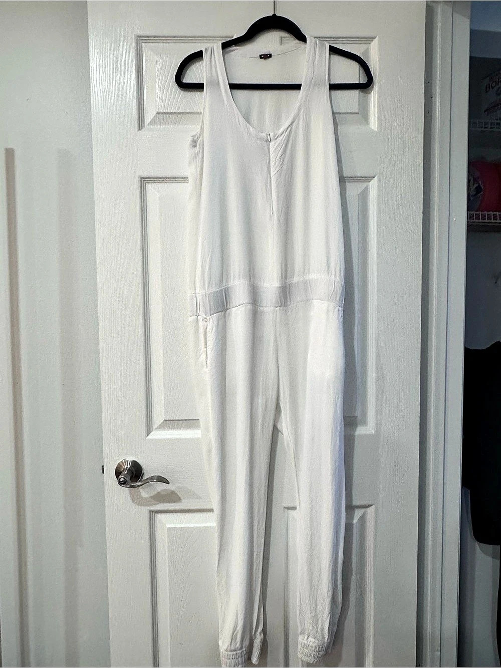 MONROW White Sleeveless Jumpsuit Size L Like New